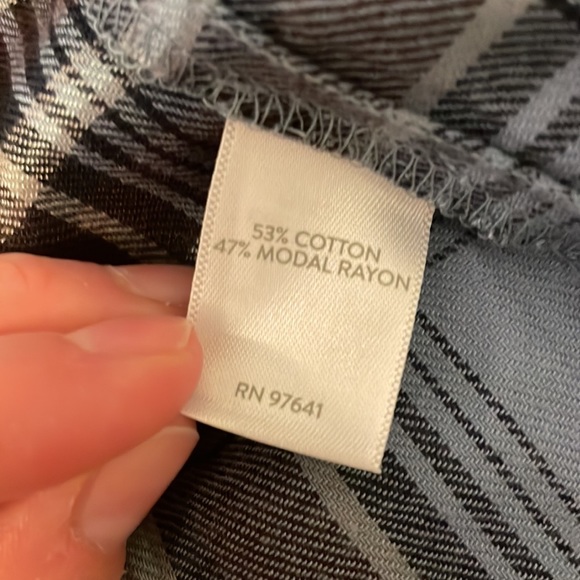 NWT J. Jill Long Sleeved Button Up - Picture 8 of 9